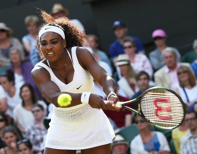 Serena Williams in campo contro la britannica Heather Watson (Epa)